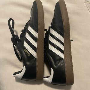 Adidas Samba indoor soccer shoes, 6.5m